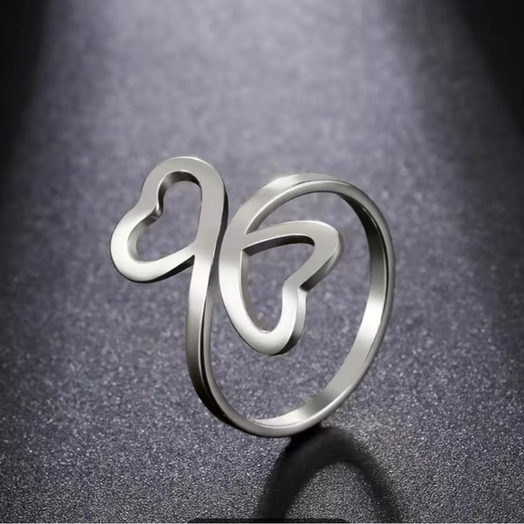 Jewelry - NWT 🩶 FLAT STAINLESS STEEL DOUBLE OPEN HEART RING Women’s Size 7